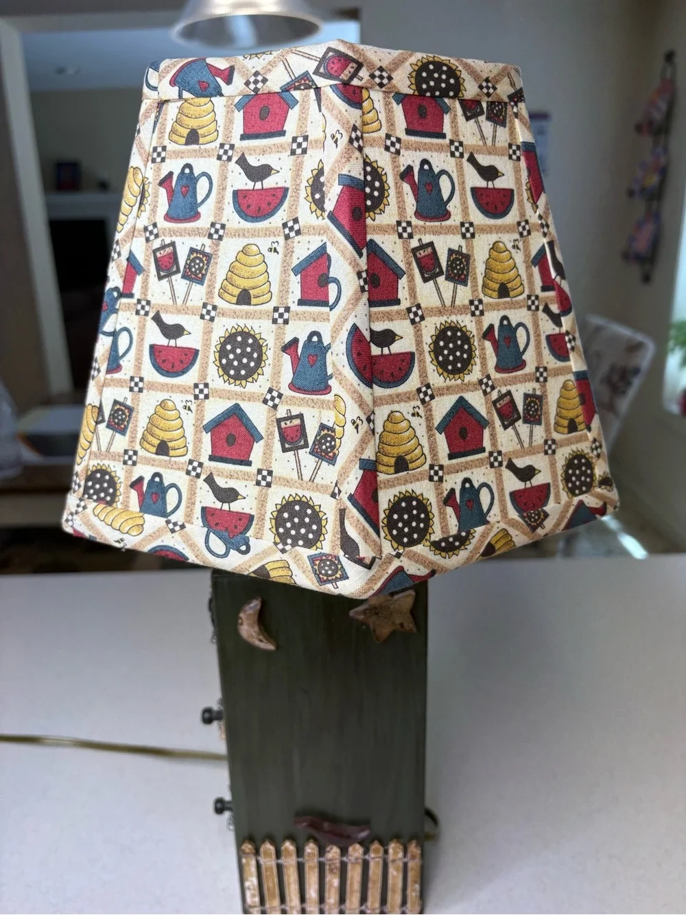 Primitive-Style Country Lamp With  Patterned Lamp Shade - Picture 4 of 10